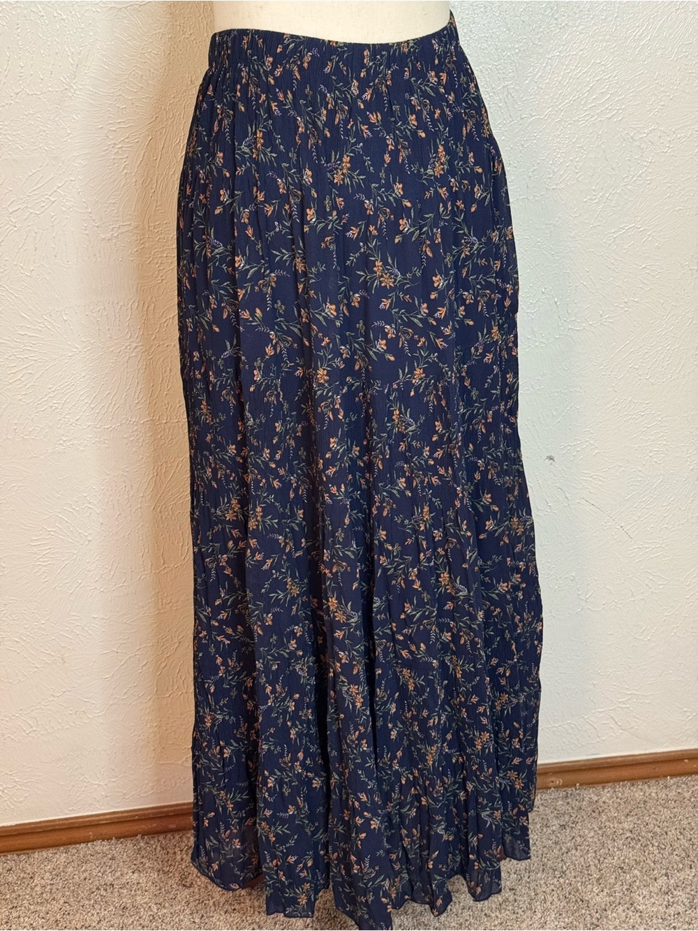 Women’s Navy Floral Maxi Skirt S